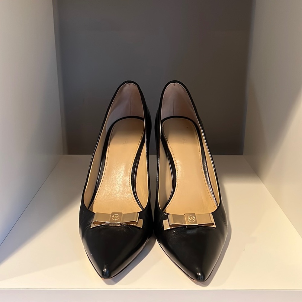 Michael Kors Gold Bow Pump